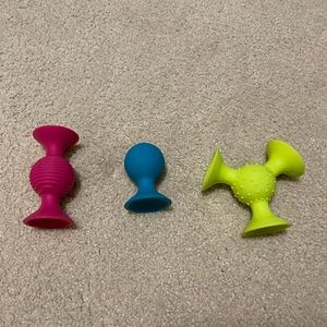 Fat Brain PipSquigz Teething Toys